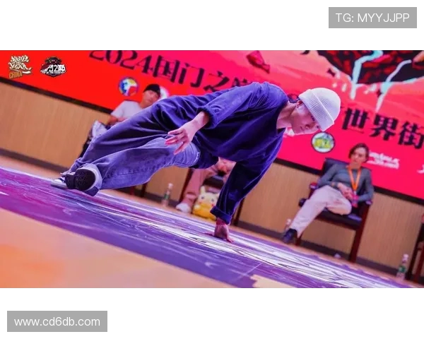 南京极限运动嘉年华街舞队精彩配合表现引发观众热烈反响