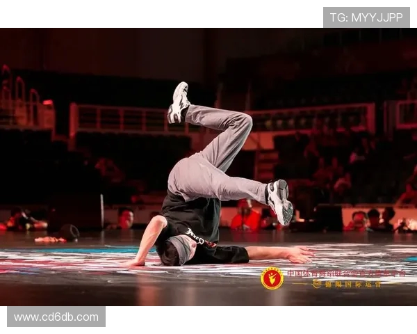 成都街舞队在世界攀岩锦标赛中的默契配合与精彩表现分析